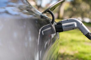 Read more about the article Electric Cars Pros and Cons