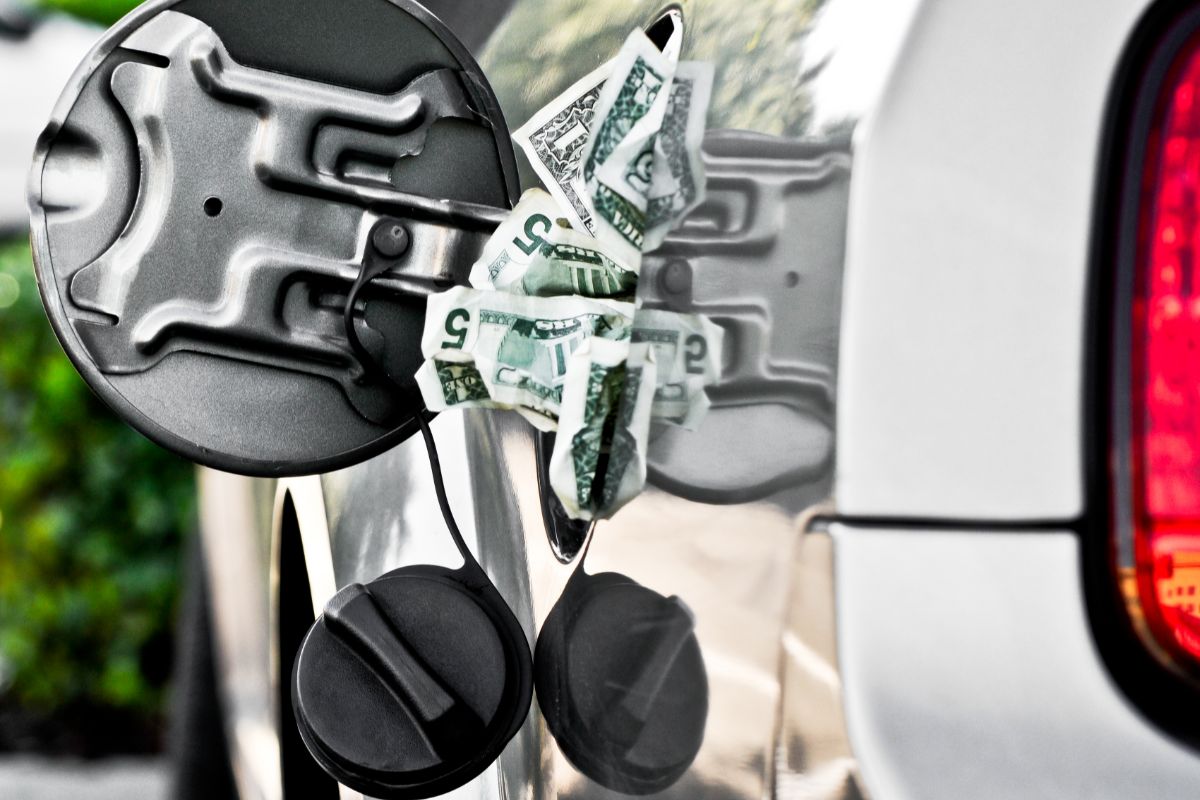 How Do gas Prices Affect Car Shipping?